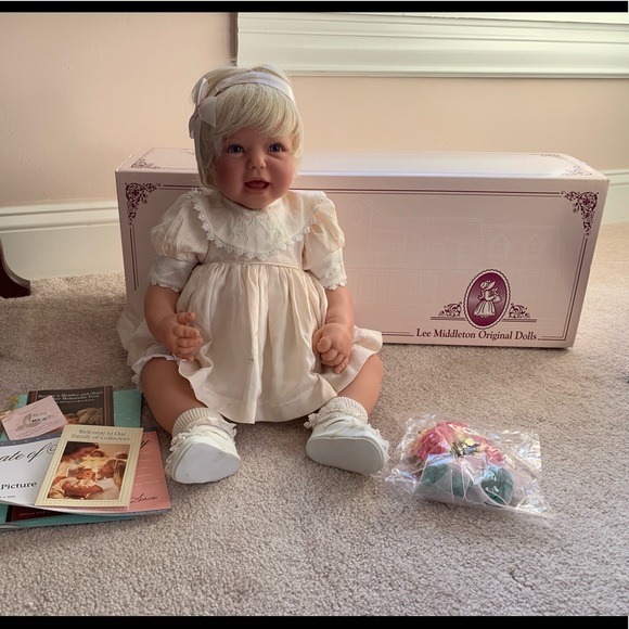 Lee Middleton Original Doll (Pretty as a Picture) - Picture 1 of 4